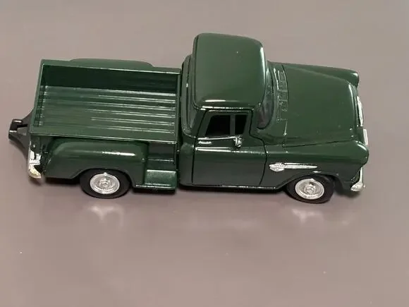 Motor Max 1955 Chevrolet Pickup 1:24 Diecast Dark Green No. 68064 With Tow Hook