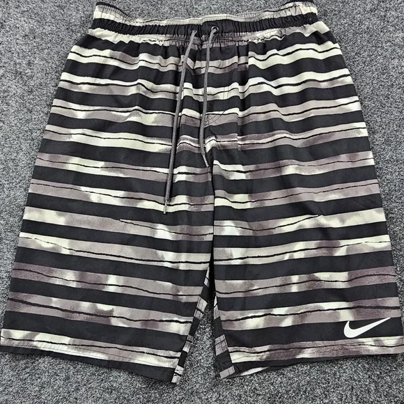 Nike Swim Trunks Shorts Men's Medium Black Gray Striped Drawstring Lined Beach