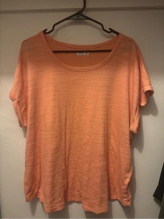Maurices Peach Short-Sleeve Scoop Neck Tee