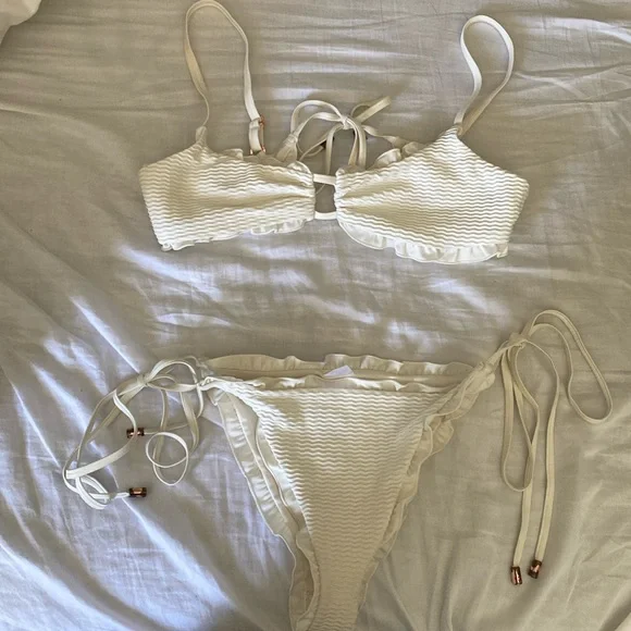 Cream Ruffle Texture Tie Bikini