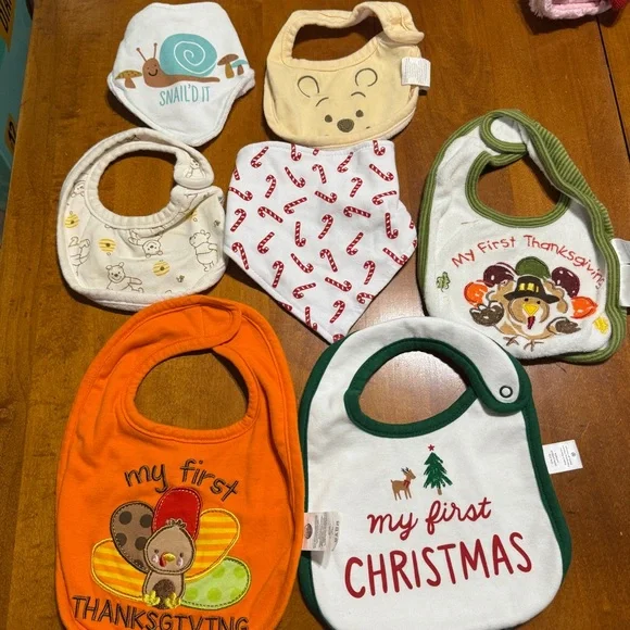 7 piece baby bibs lot OS‎