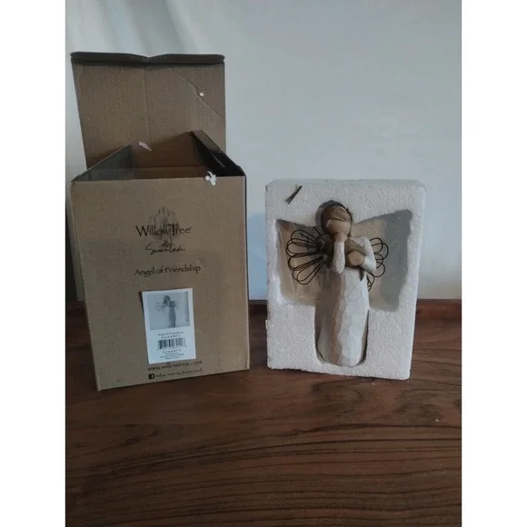 Willow Tree Angel of Friendship Holding Dog 26011 with Box Susan Lordi Demdaco