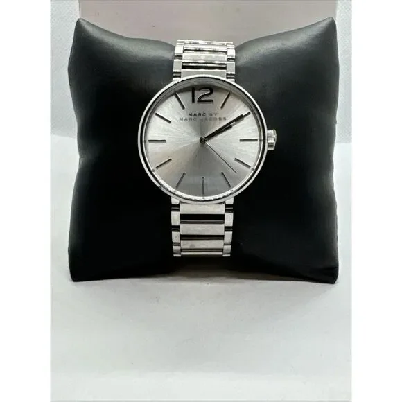 Marc by Marc Jacobs Peggy MBM3400 Women's Silver Analog Dial Quartz Watch JNA168
