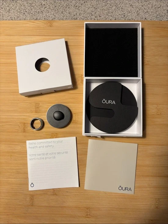 Oura Ring 3rd gen with charge base, silver, size 9