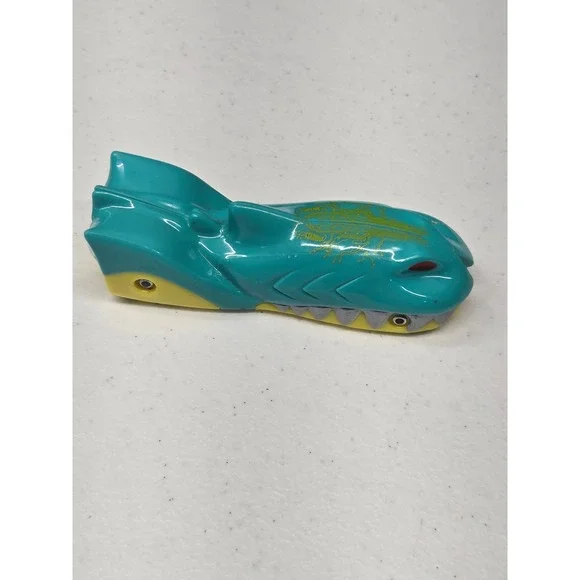 2015 Mattel Hot Wheels Split Speeders Shark Duel Car Magnetic Turquoise Yellow