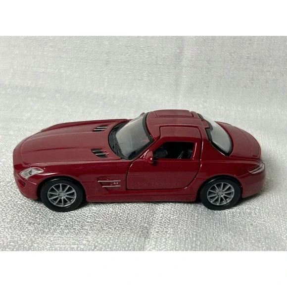 MAISTO Mercedes-Benz SLS AMG Die Cast Car 1/40 Scale‎ Red Doors Open