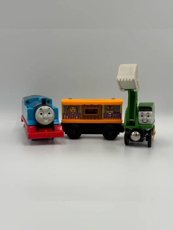 RARE Thomas the Engine & Friends Motorized Thomas Zoo Car Alfie Train Toy Lot