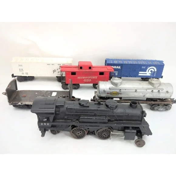 LIONEL O GAUGE No. 242  2-4-2 LOCOMOTIVE & Mixed Loot Sunoco Penn 477618
