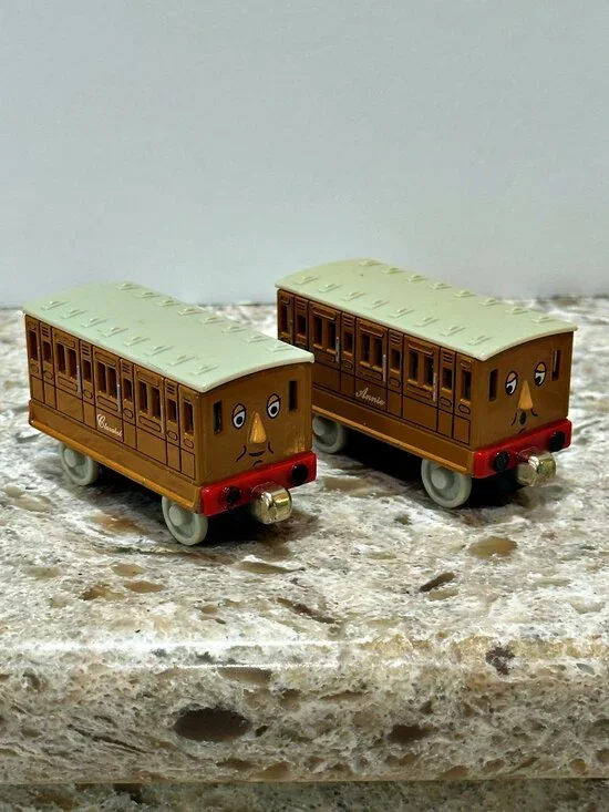 Thomas & Friends Annie Clarabel Pair 2002 Take Along Learning Curve Diecast