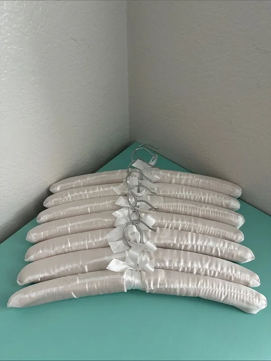 Satin white glossy padded heavy duty hangers-set of 7ct. with a bow-brand new