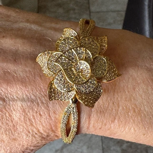 New Gold plated‎ Flower bracelet