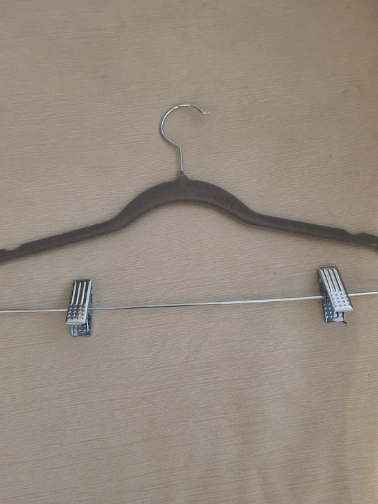 Velvet Non-Slip Clip Hanger in Gray
