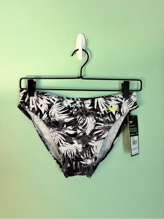 Men’s Speedo Swim Brief in Black/White - Size 32 - New With Tags!