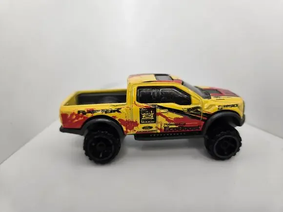 Hot Wheels 2018 ’17 Ford F-150 Raptor Yellow Built Ford Tough EcoBoost 1:64