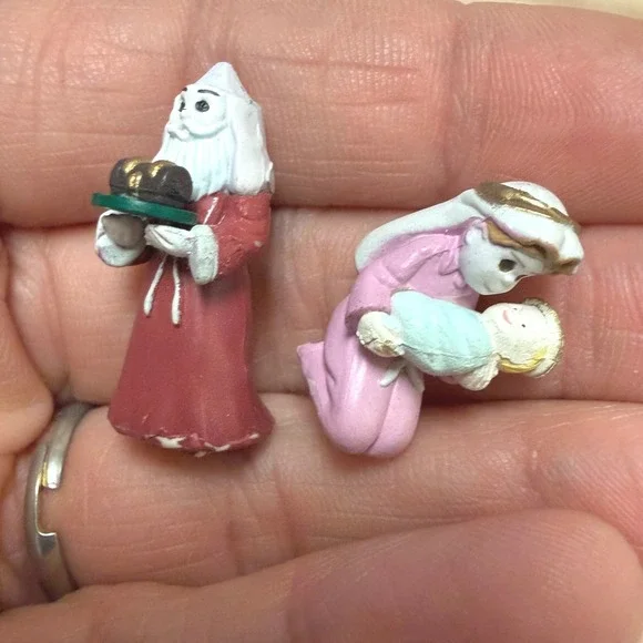 Vintage Miniature Nativity Figurines Mary Baby Jesus Wise Man Tiny Plastic