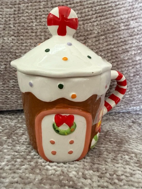 Mr. Christmas Ceramic Gingerbread House Mug With Candy Cane Handle And Lid 23 Oz