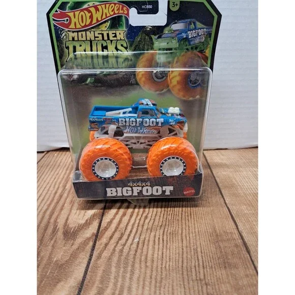 Hot Wheels Monster Trucks Glow In The Dark 4X4X4 Bigfoot Blue 1:64 Deicast