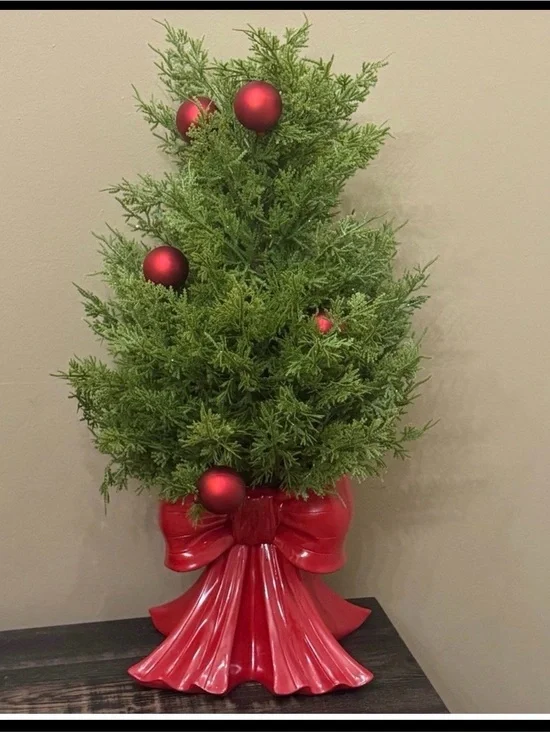 Christmas tree in red bow vase new