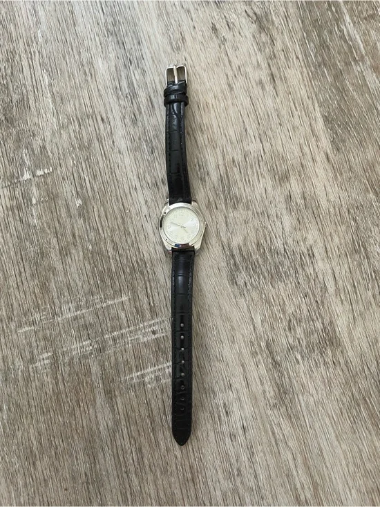 Classic Silver Round Watch with Black Leather Strap