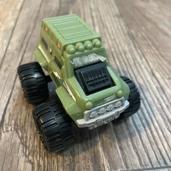 Tonka Garage Monster Truck Olive Green Toy Opening Roof Hatch 2011 Hasbro McD‎