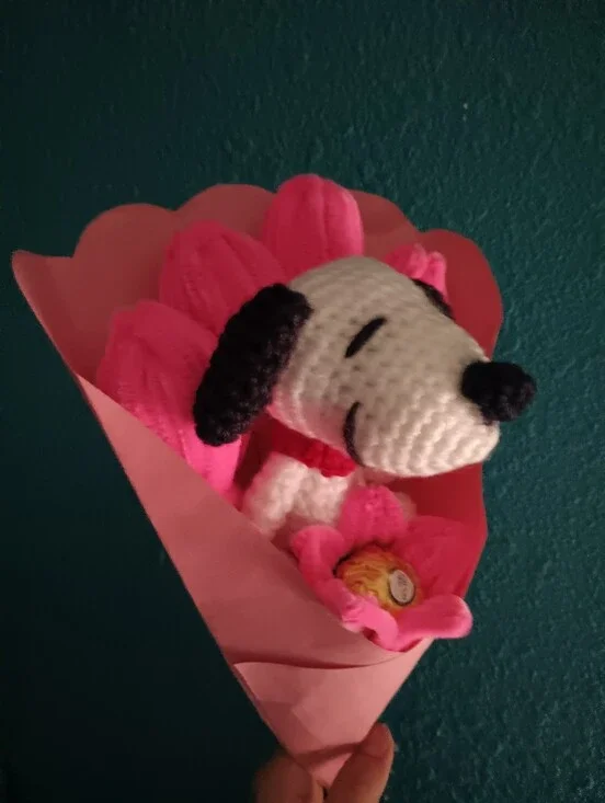 Plush Crochet Snoopy Toy Bouquet - Pink