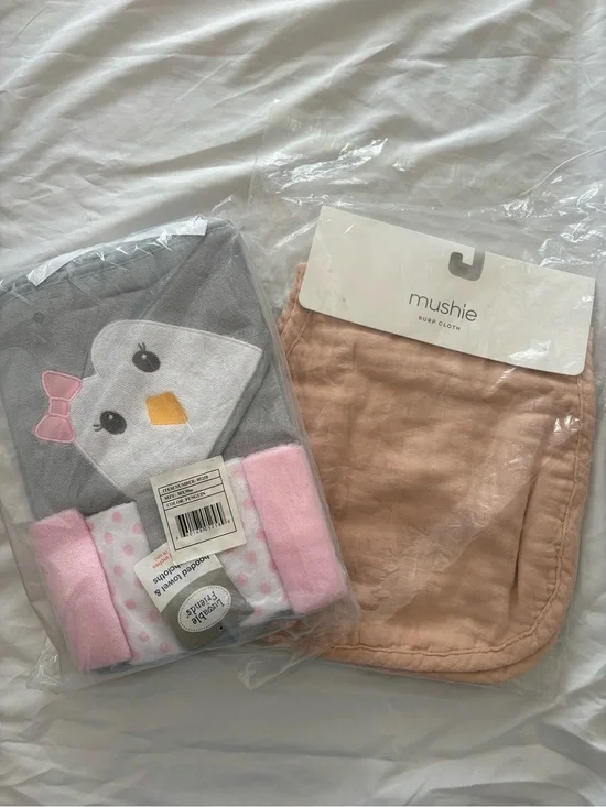 Mushie Burp Clothes + Penguin Towel/Wash cloth set