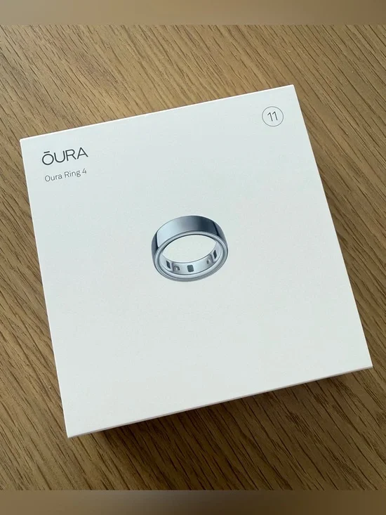 Oura Ring 4 Smart Ring Tracker Size 11 Silver Bluetooth Boxed JZ90-54217-11