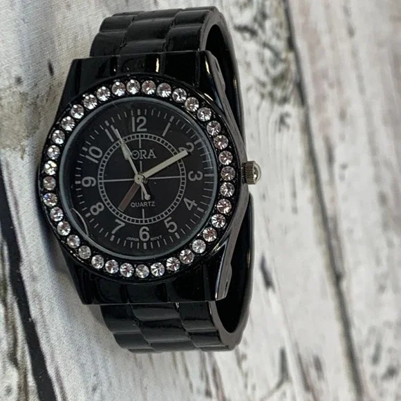 Bora Black Crystal Rhinestone Bezel Watch Quartz Analog‎ Fashion Timepiece