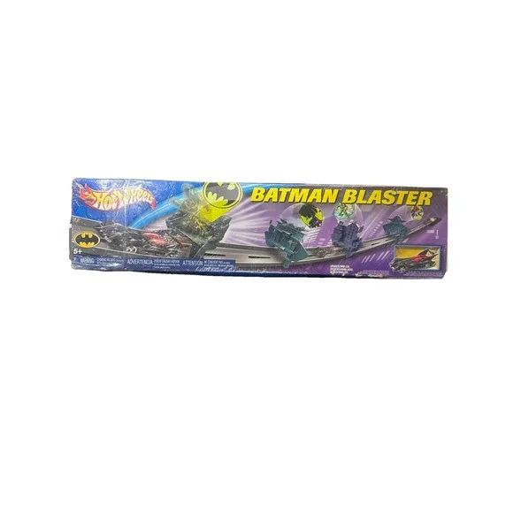 BATMAN BLASTER PLAYSET HOT WHEELS  2003‎ CAR SET VEHICLE Unopened Batmobile Car