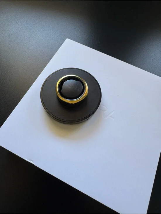 Oura ring Gen 3 Heritage ring size 8 gold (2-3 day battery life)