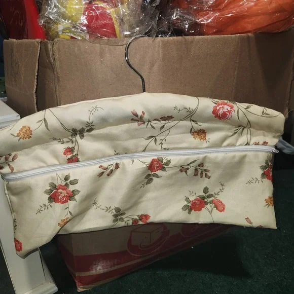 Vintage Floral Satin Padded Hanger Safe Zippered Hidden Closet Storage Cream Red