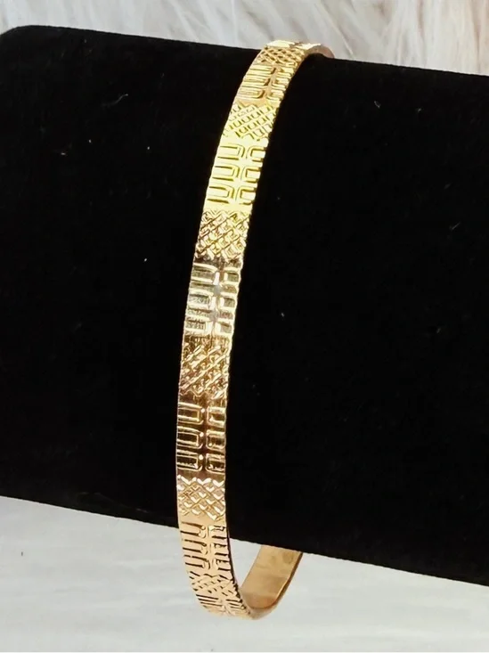 Elegant Goldtone Textured Bangle Bracelet