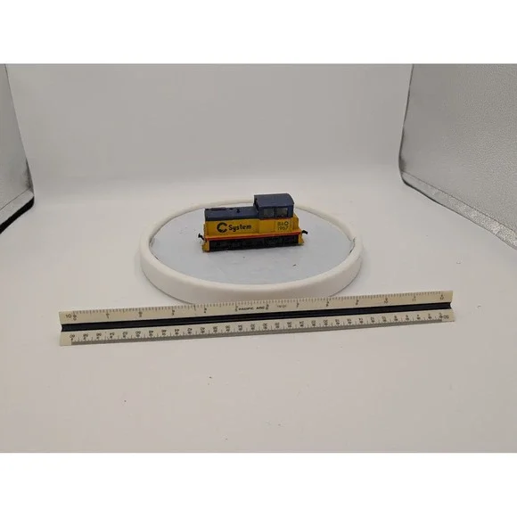 Mehano Vintage Chessie System B&O 1967 Diesel‎ Switcher Locomotive HO Scale