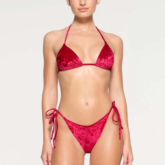 ♥️RARE SKIMS SWIM CRUSHED VELVET TRIANGLE BIKINI TOP LIPS M