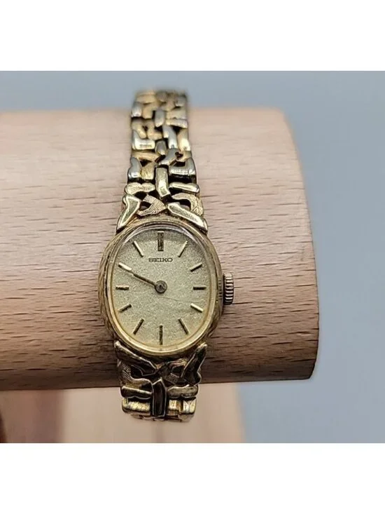 Vintage Seiko Ladies Wind Watch 17mm 6