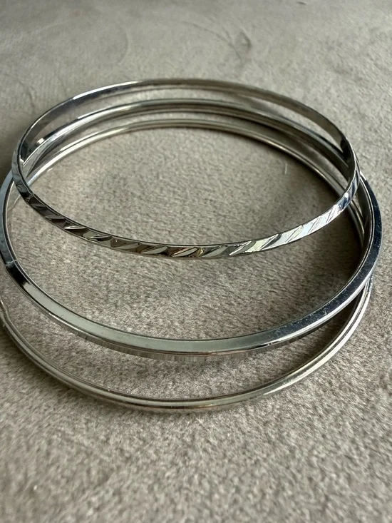 Silver Tone Stackable Bangle Bracelet Set