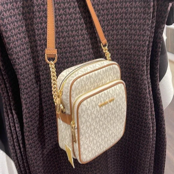 Michael Kors Women's Jet Set Travel Medium Logo Adult Crossbody Bag Vanilla