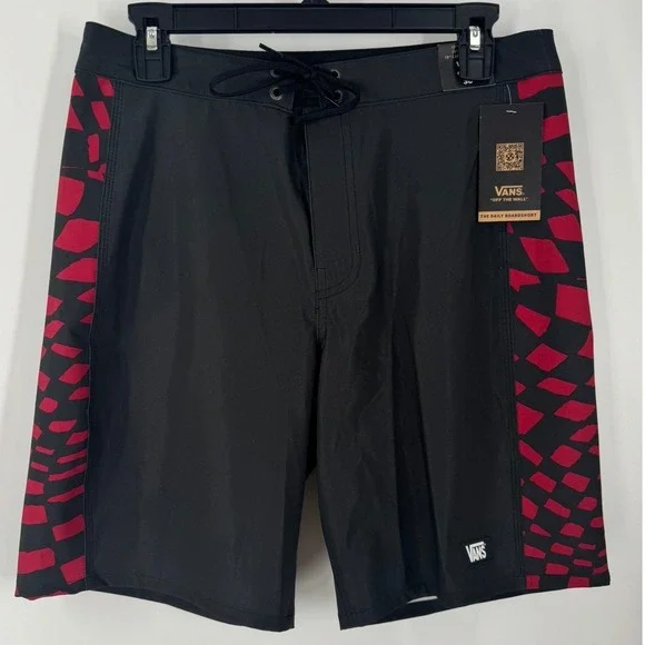 Vans MTE Daily Sideline Mens Boardshorts Black Red 19 Outseam Size 31 Relaxed