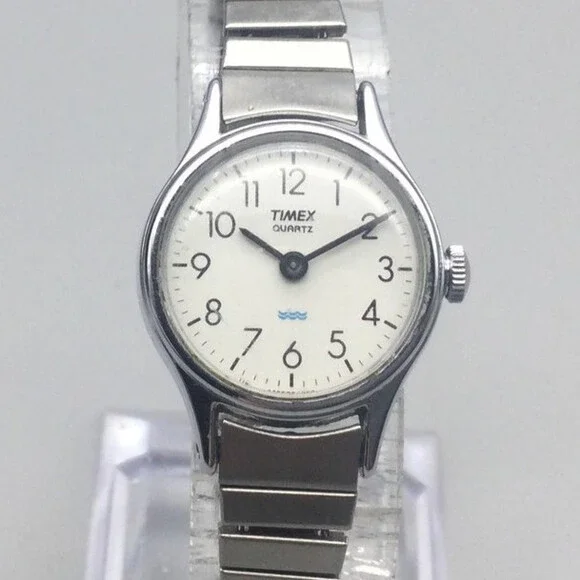 Timex Womens Watch 20mm Silver Tone Stainless Expansion Band New Battery