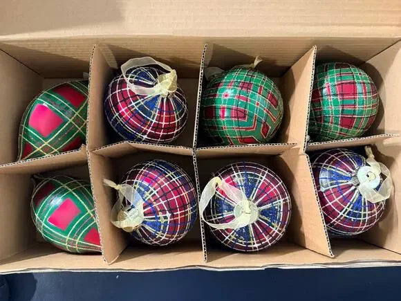 Vintage Jeffrey Banks Home Set of 8 Large Plaid Tartan Glass Ornaments w/ Box