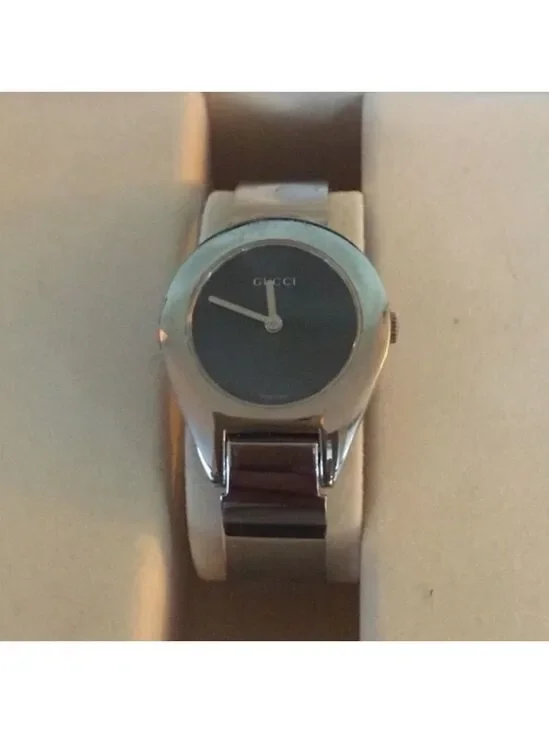 GUCCI Women’s Vintage 6700L Stainless Steel Buckle Watch Silver Black