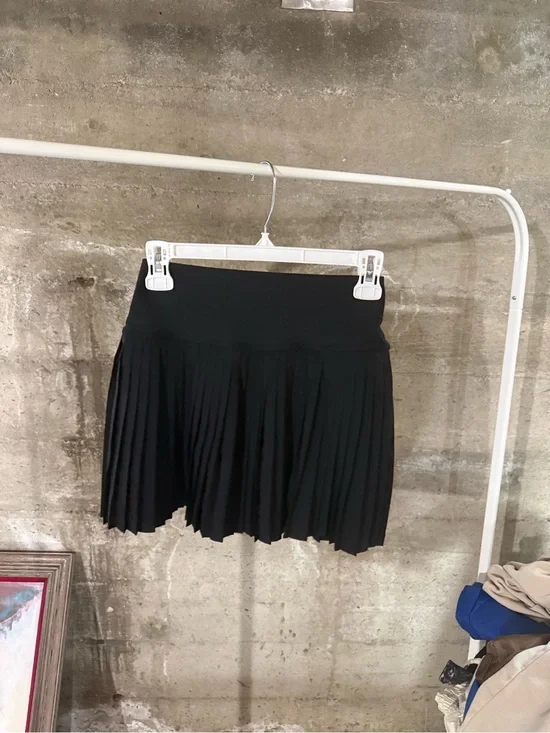 ALO Yoga Black Pleated Mini Skirt