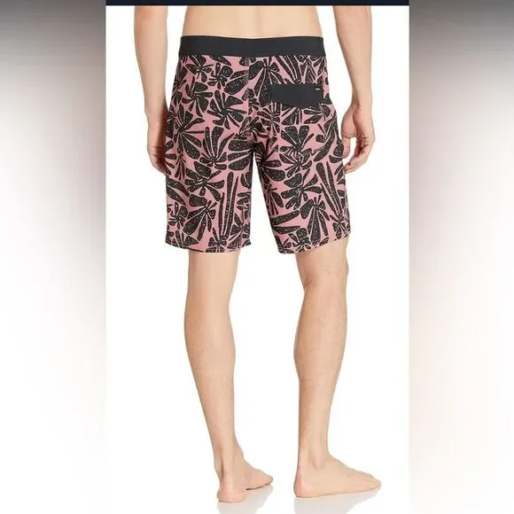 RVCA Men's Va Trunk pink/black size 31.