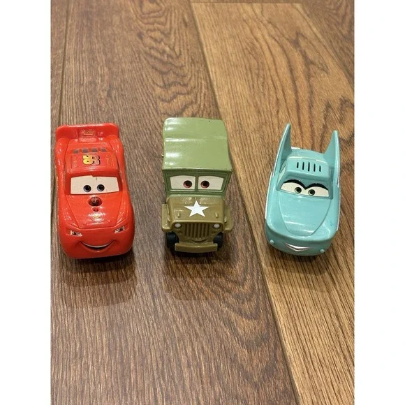 GEOTRAX Disney Pixar Cars Lightning McQueen Sarge Flo No Remote Fisher- Price