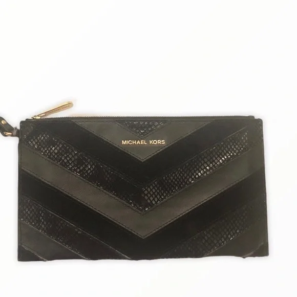 Michael kors black chevron multi texture wristlet