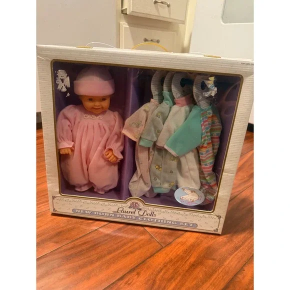 Vintage Laurel Dolls New Born Baby Clothing Set with Doll and Traveling Case