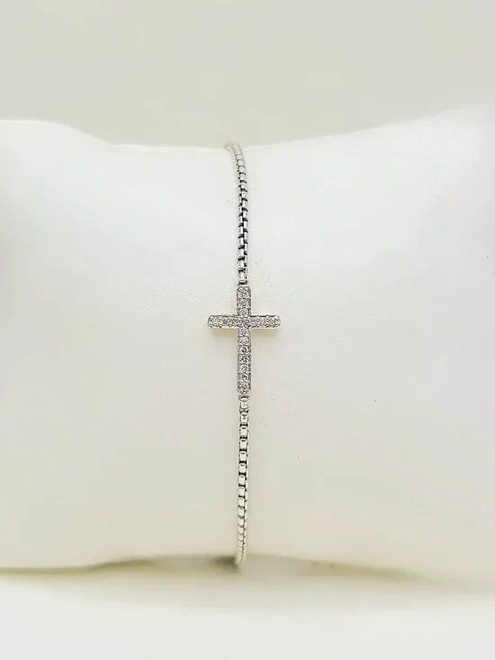 David Yurman Petite Pave Cross Chain Bracelet w/ Pavé White Diamonds