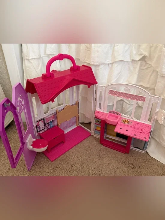 Barbie Glam Getaway Pink and White Foldable Playhouse Carry Case