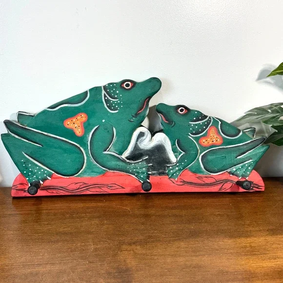 Hand Painted Wooden Frog Wall Key Holder Folk Art Country Cottage 4 Hook Rack