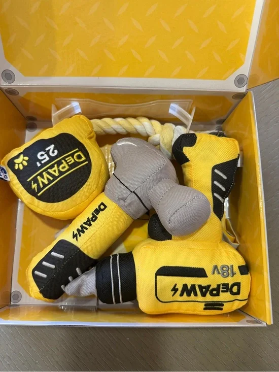 NEW DePAW Pawformance Tool Kit Dog Toy Gift Set w/Bandana – $28
